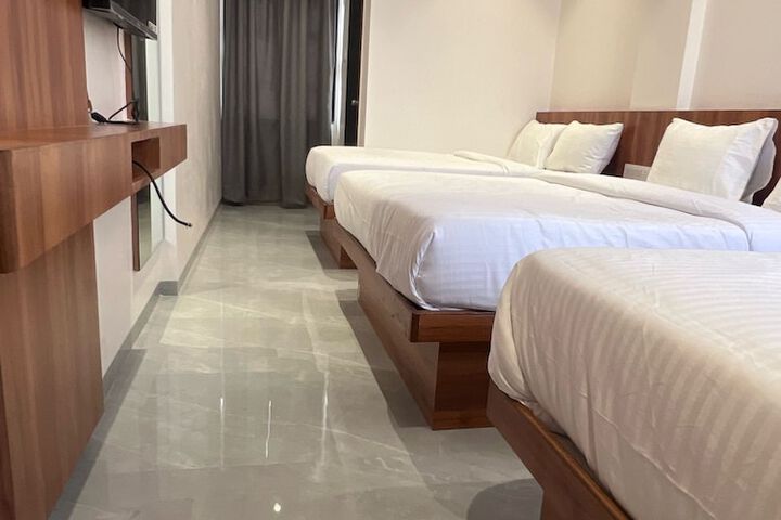 Room 16 of 34