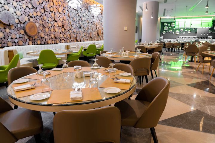 Dining 31 of 46
