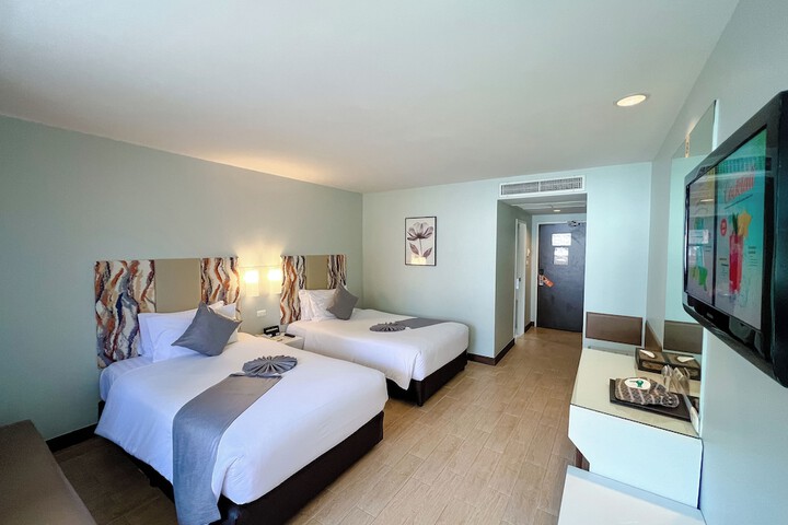 Room 43 of 143