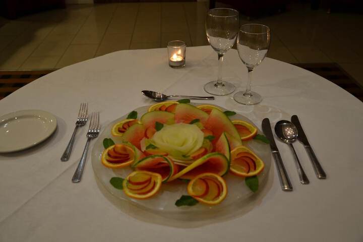 Dining 34 of 47