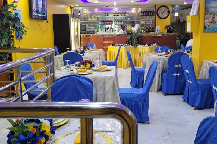 Dining 60 of 98