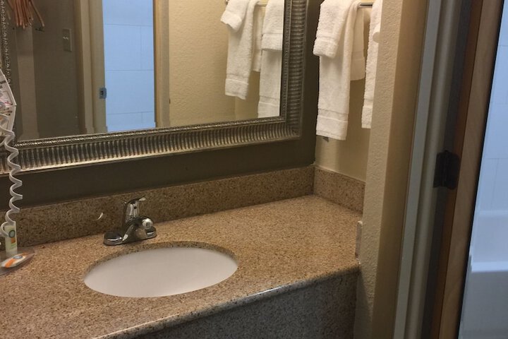 Bathroom sink