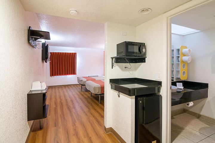 Room 8 of 29