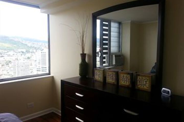 Room 8 of 21