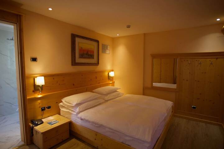 Room 45 of 107