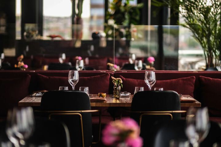 Dining 95 of 107