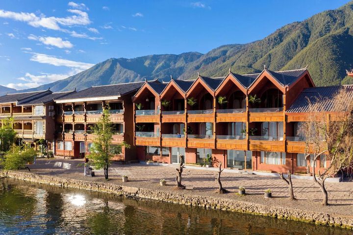 Lugu Lake & share resort hotel