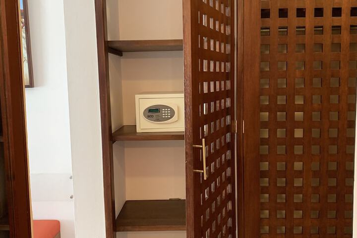Room 16 of 97