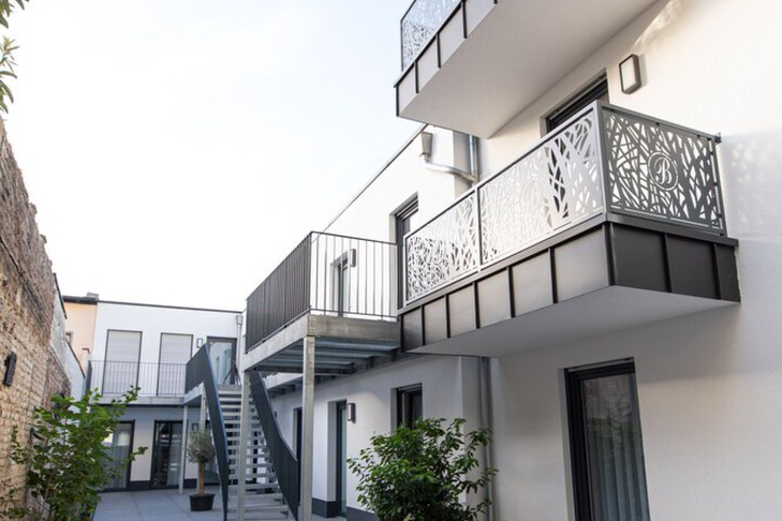 Hotel Exterior 27 of 29