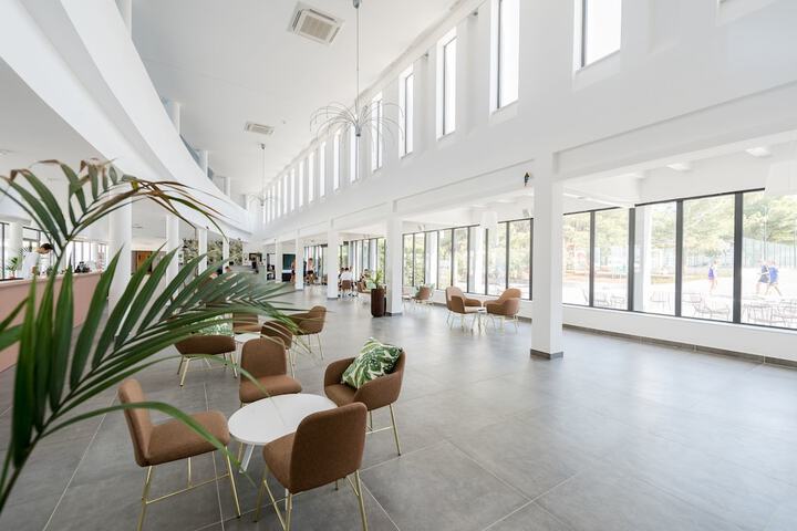 Guest Lobby