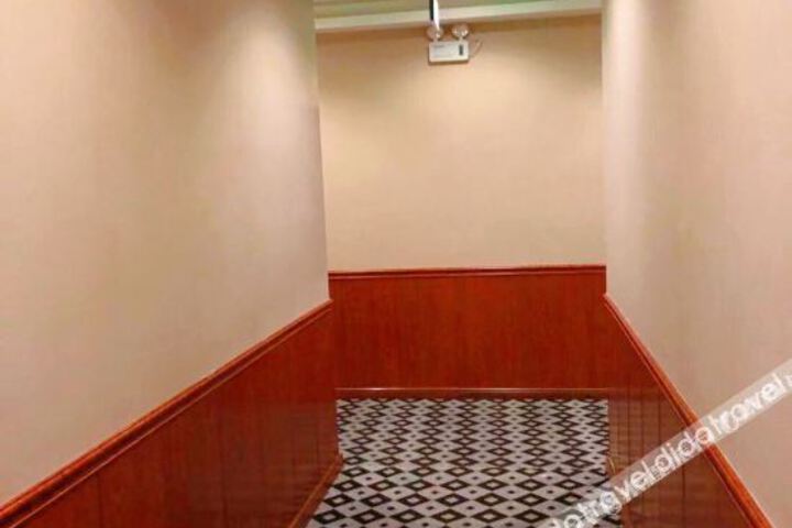 Hotel Interior 4 of 16