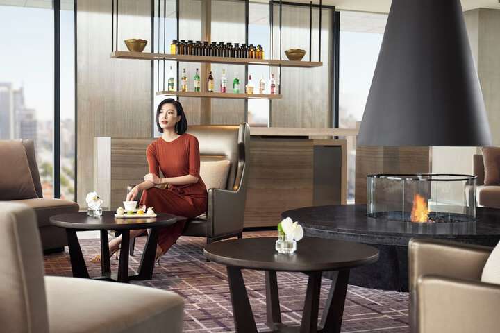 Lounge 94 of 112