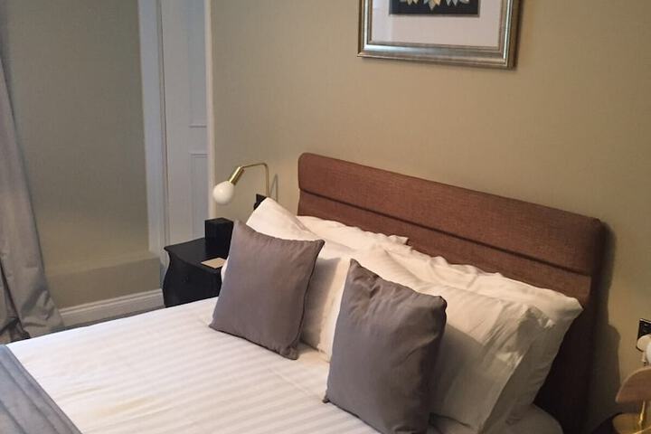 Room 7 of 43