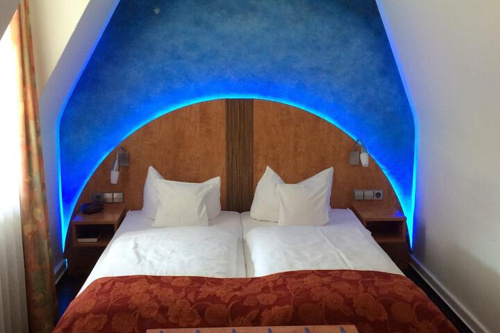 Room 23 of 61