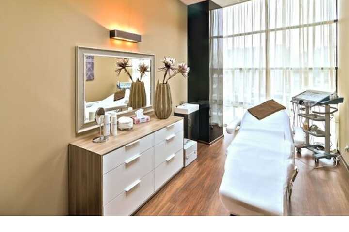 Room 38 of 61