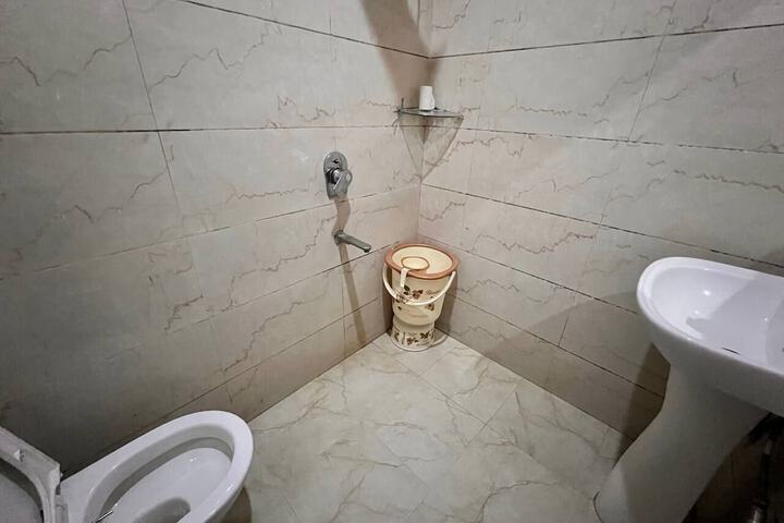 Room 10 of 46