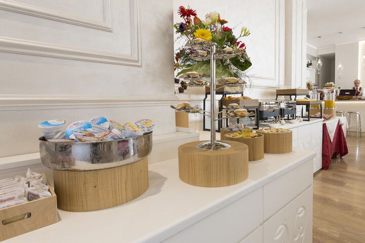 Breakfast/Coffee Service 127 of 138