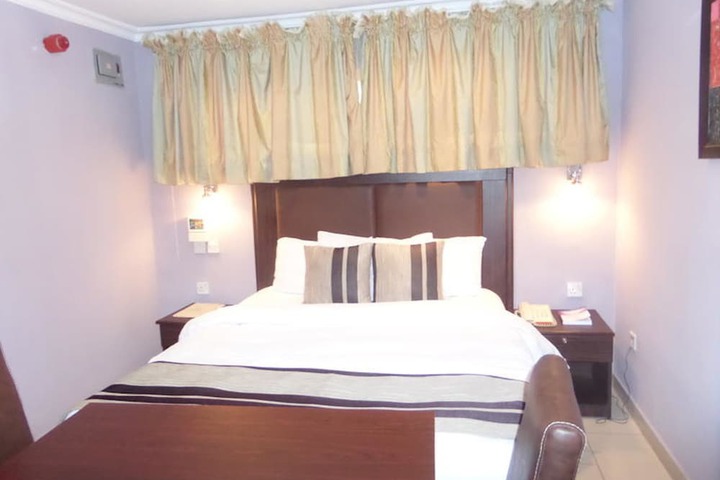 Room 13 of 14
