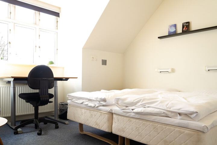 Room 16 of 39