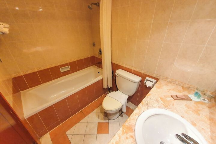 Room 20 of 65