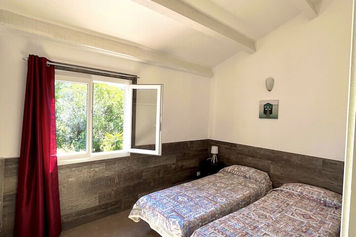 Room 12 of 63
