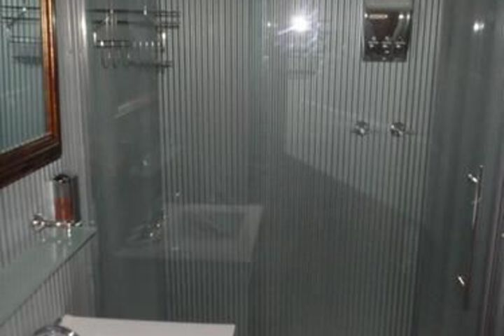 Room 28 of 47