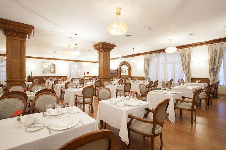 Dining 180 of 276