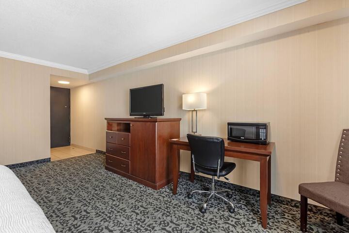 Room 30 of 65
