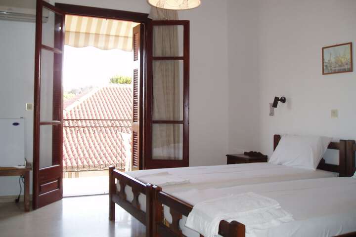 Room 4 of 68