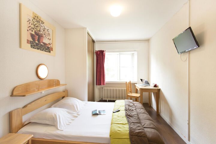 Room 8 of 26