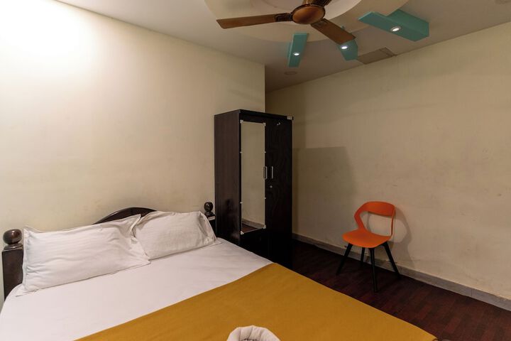 Room 10 of 29
