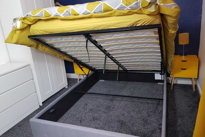 Room 1 of 16