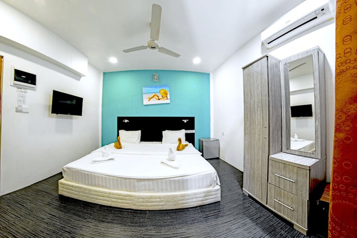Room 13 of 51