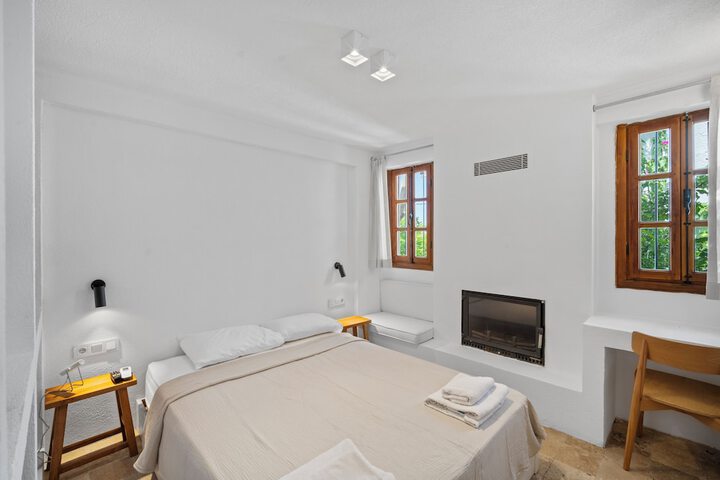 Room 9 of 31