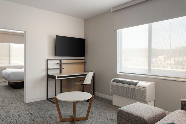 Room 6 of 34