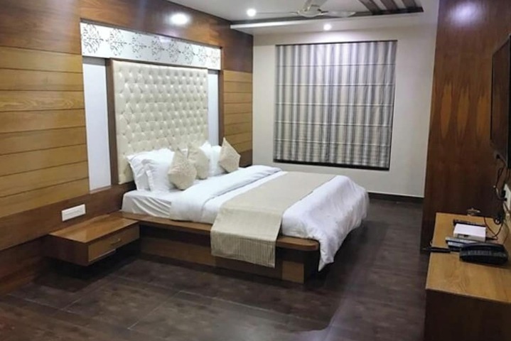 Room 10 of 15