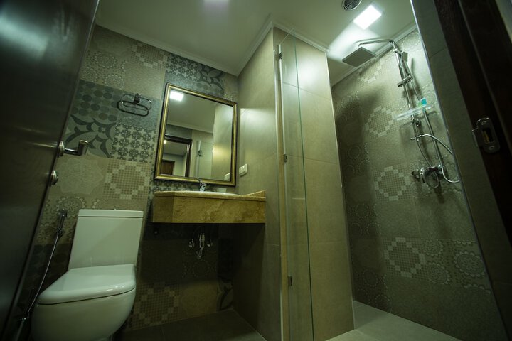 Room 32 of 47
