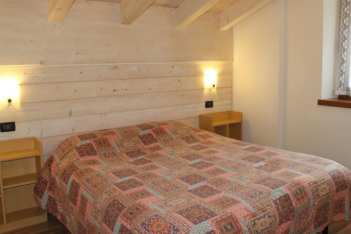 Room 6 of 19