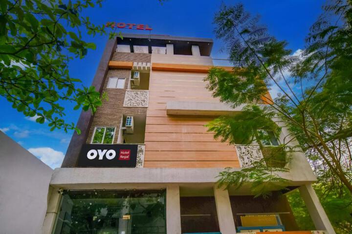 Hotel O Regal