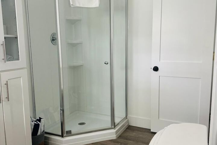 Room 102 of 133