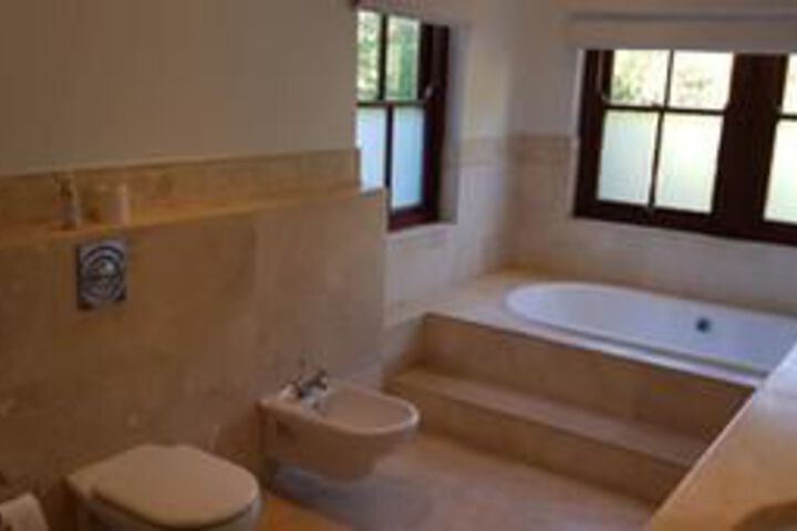 Room 2 of 27