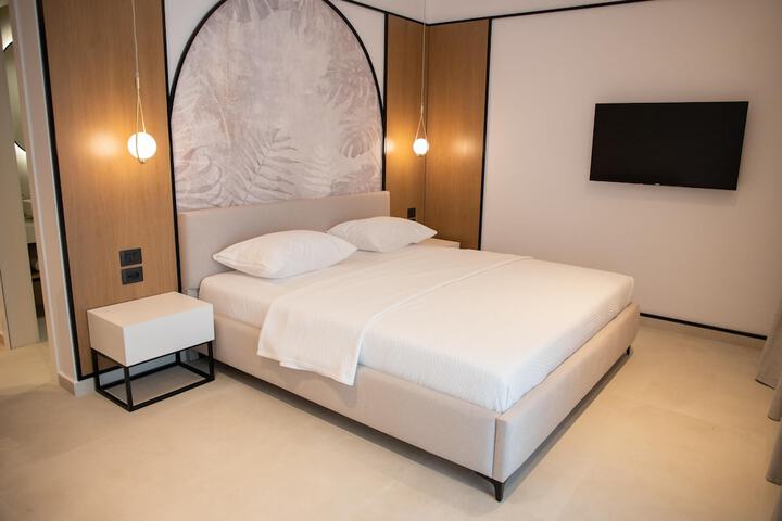 Room 15 of 38