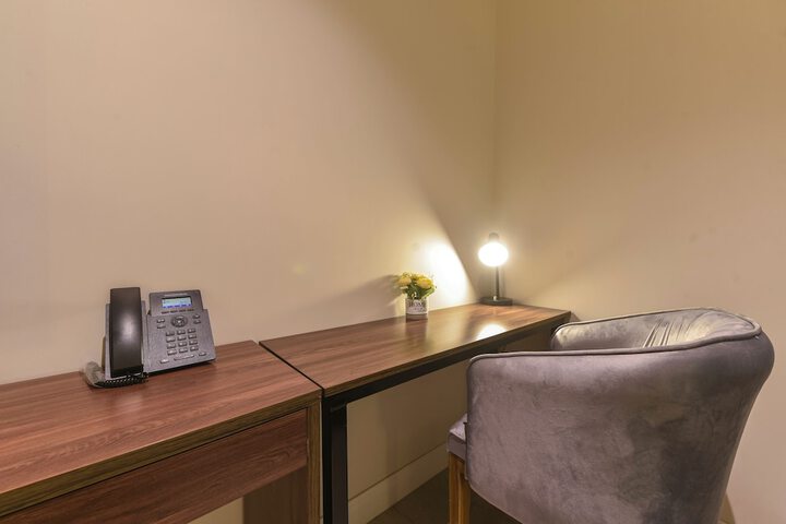 Room 10 of 13