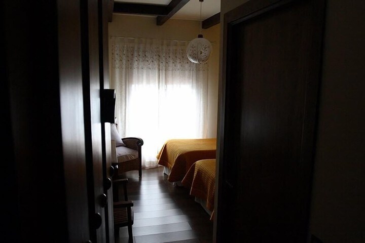 Room 7 of 25