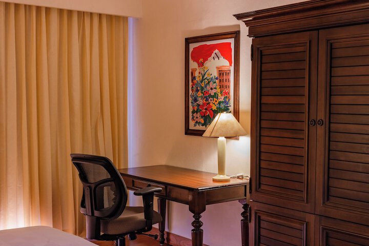 Room 43 of 94