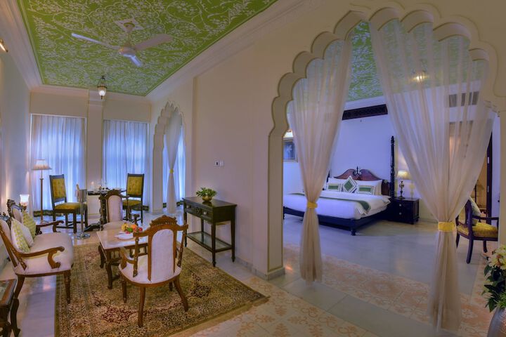 Room 9 of 39