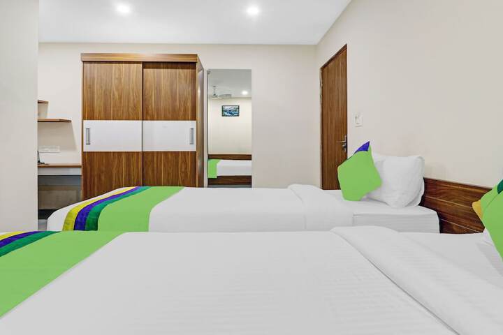 Room 10 of 30