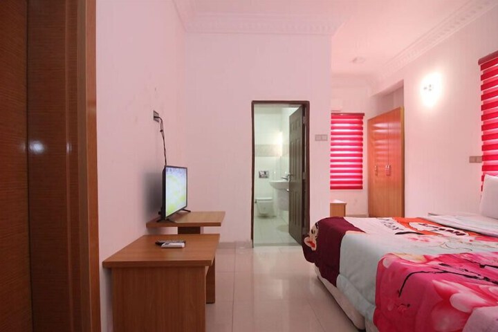 Room 11 of 26