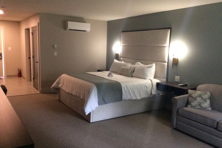 Room 12 of 94