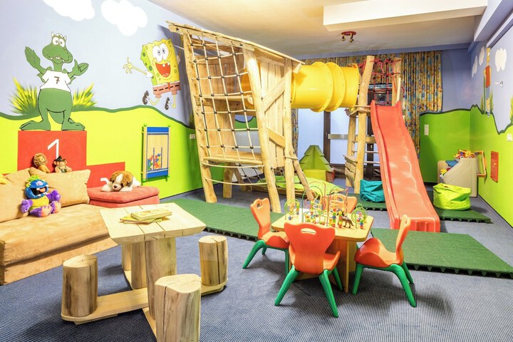 Childrens Activities 139 of 171